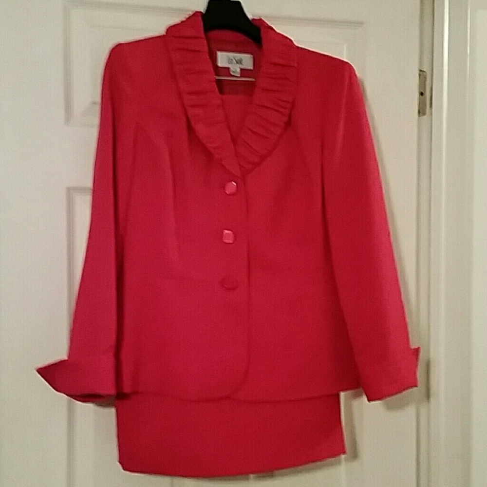 Le Suit 2pc suit skirt w/jacket
